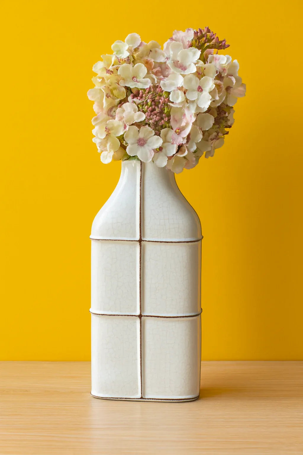 Ceramic Vase 011 in Pakistan – Imported Modern Ceramic Vase
