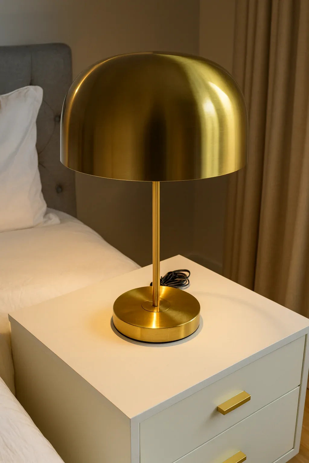 Helio 2 Lamp – 20 Inch Modern Table Lamp