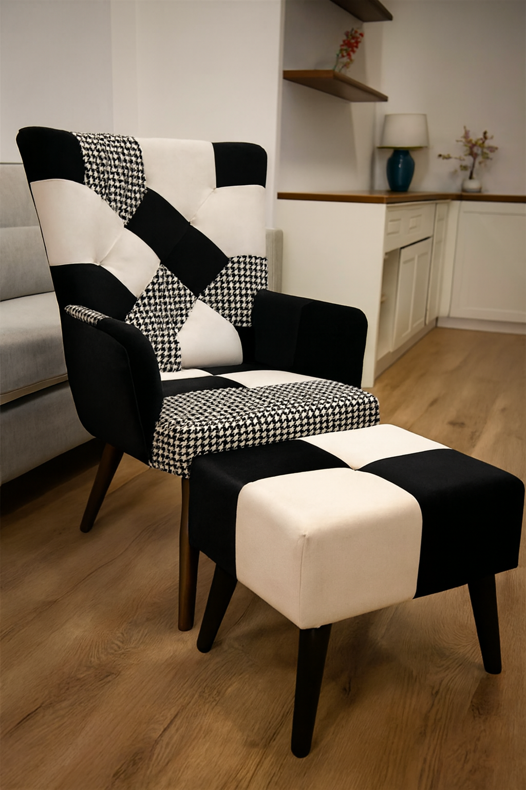 Avacardo Patchwork Chair with Large Stool | Cozy Set