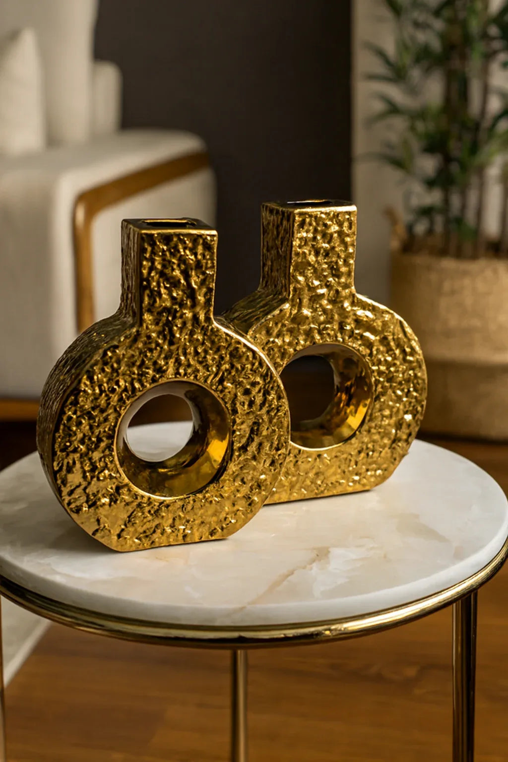 Gold Textured Vase 04 in Pakistan – Modern Decorative Vase