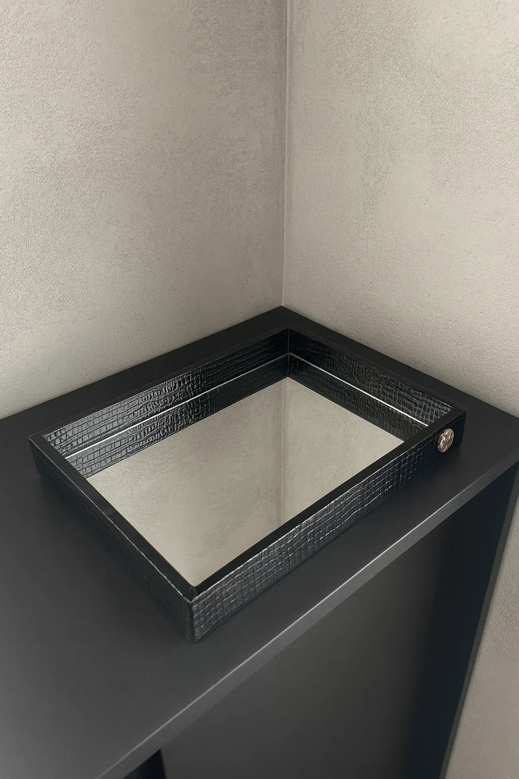 Leather Tray 04 – Imported Leather & Mirror Tray Pakistan