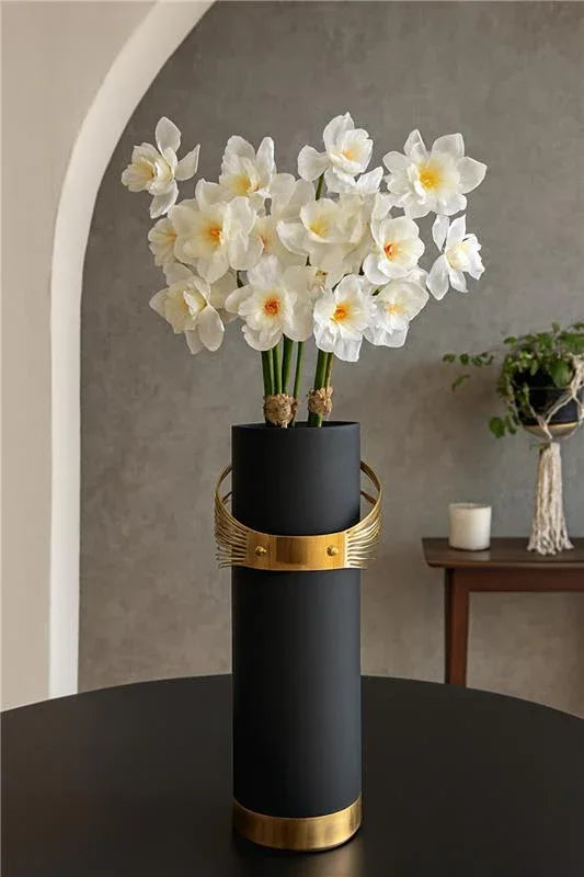 Matt Black Metal Vase 02 in Pakistan – Imported Metal Vase