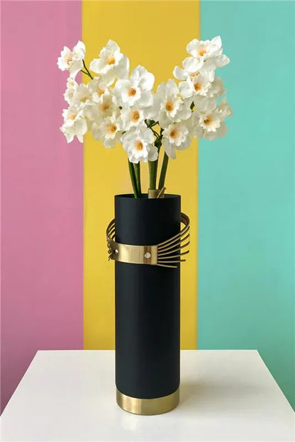 Matt Black Metal Vase 02 in Pakistan – Imported Metal Vase