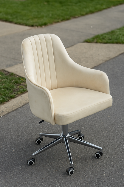 Off White Office Chair – Padded Seat & Hydraulic Base