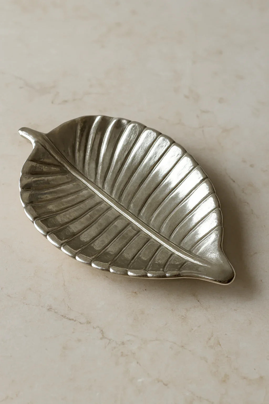 Trinket Tray 03 – Silver Ceramic Small Decorative Tray (6.5×4 Inches)