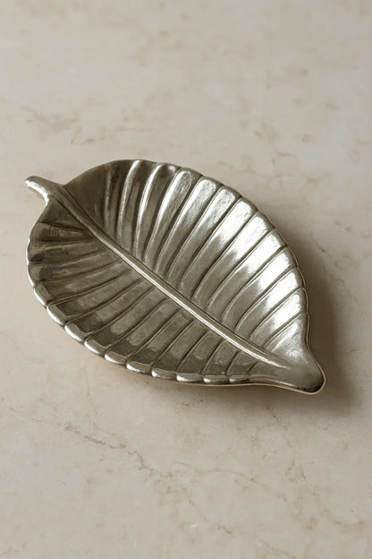 Trinket Tray 03 – Silver Ceramic Small Decorative Tray (6.5×4 Inches)