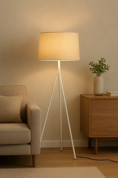 Metal Tripod Lamp 01 – Modern Floor Lamp with Shade